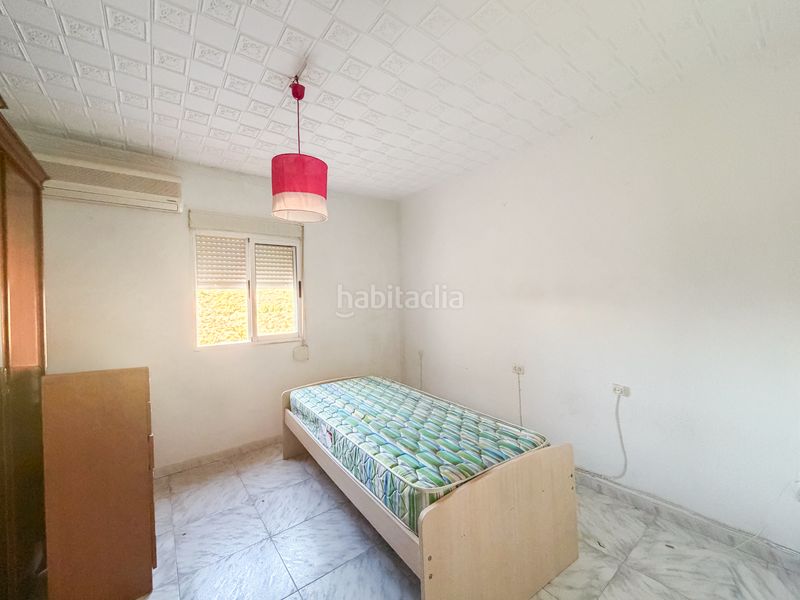 Foto 5982583f-741a-4d67-babd-6a98209fd155. Masia amb xemeneia aparcament a Freila