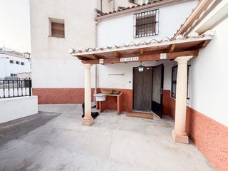 Masia a Calle almacil bajo 2. Espectacular casa cueva en venta en benamaurel
