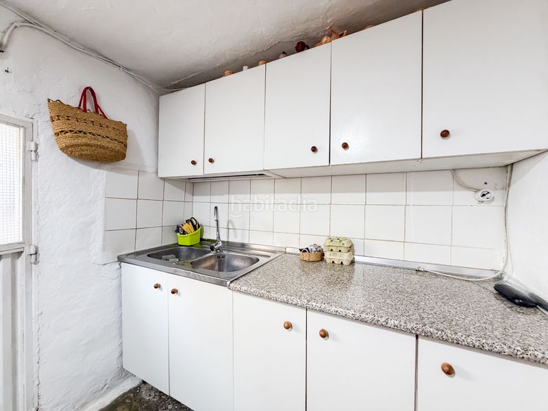 Foto c4173eb9-0efc-4e55-a8ef-f3f84db0b8dd. Casa adossada amb xemeneia aparcament a Baza