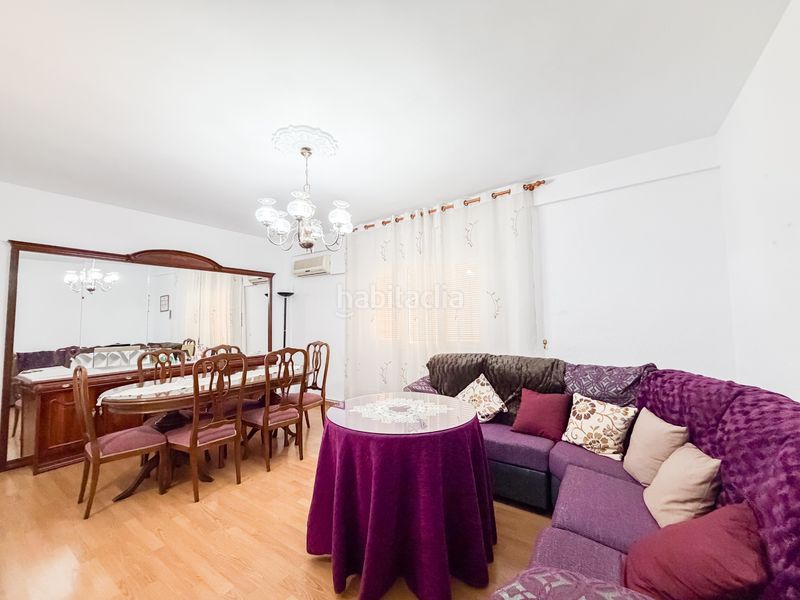 Foto d23c7b78-ab27-4dfd-9af2-40d47e71ff1f. Casa adossada amb xemeneia aparcament a Baza