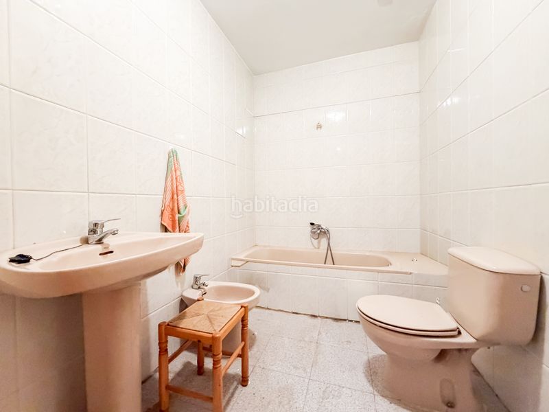 Foto 6b16873b-3d14-45f0-ae71-5a4148715cba. Pis amb aparcament a Baza