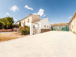 Chalet  Barriada huerta real. Magnífico cortijo rural con piscina, amplios patios y nave de 12