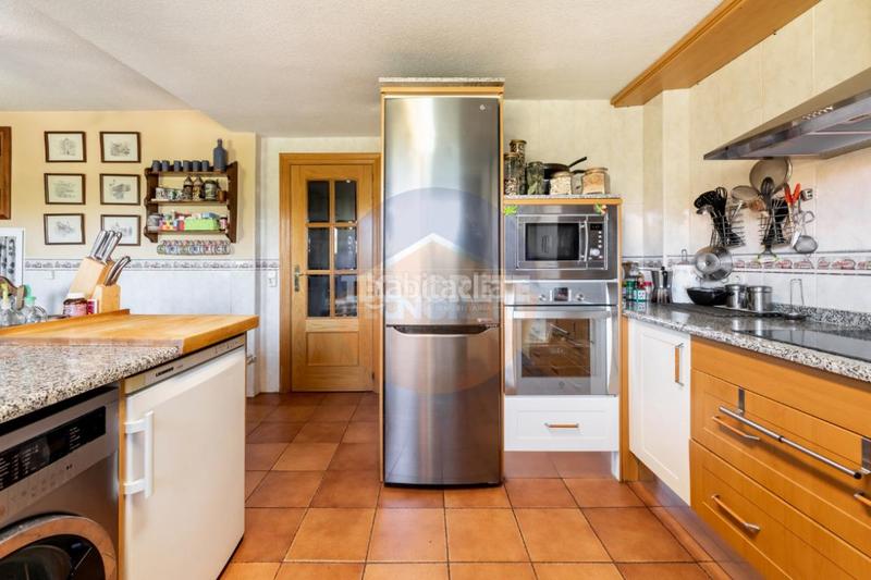 Foto 1b60ed68-6184-4a03-880b-fa516c9ef528. Zweistöckige wohnung mit heizung parking pool in Norte Majadahonda