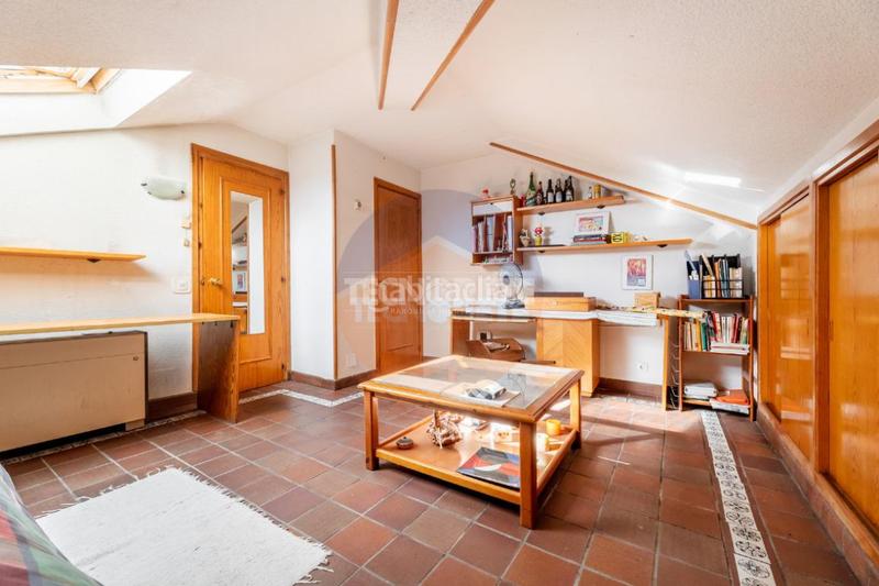 Foto f439a98b-e3c9-4b56-9b58-d6011034c30e. Zweistöckige wohnung mit heizung parking pool in Norte Majadahonda