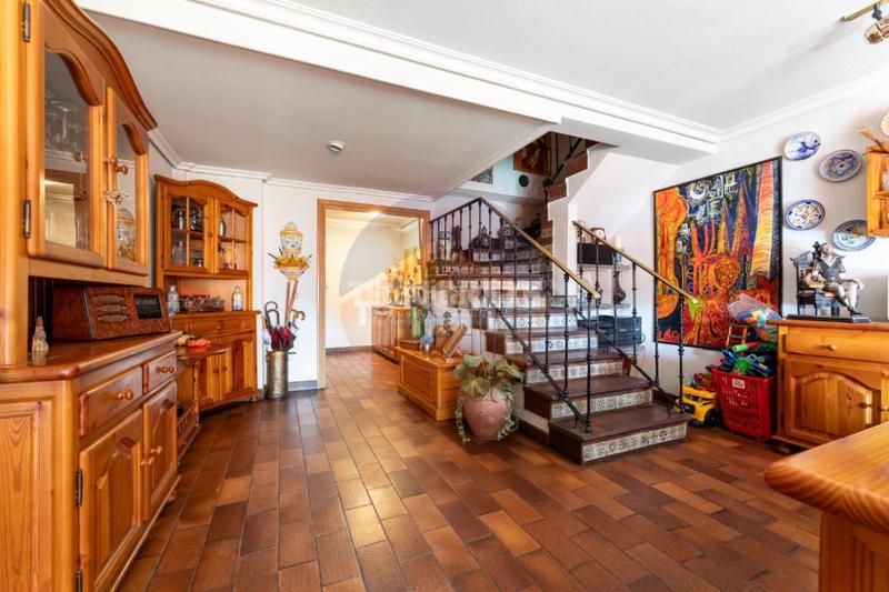 Foto fef2cbbe-a7ad-423e-aaf5-3fc57dcf7314. Zweistöckige wohnung mit heizung parking pool in Norte Majadahonda