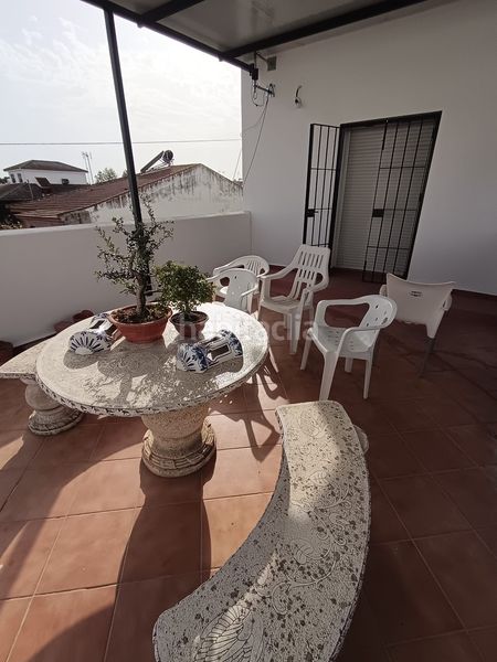 Foto 6db80594-4913-4738-8f2e-2447f2b2f299. Casa adossada a Hinojos