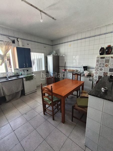 Foto 04cdaf92-7b6d-457b-938b-79b73ac2bb1d. Casa adossada a Almonte Almonte