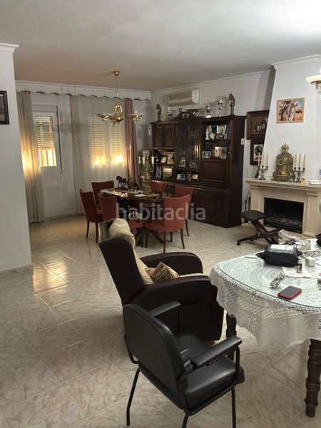 Foto f4ddd341-6598-49b7-a5d1-4055af4d87ea. Casa adossada a Almonte Almonte