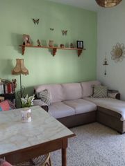 Etagenwohnung en Bollullos Par del Condado. Estupendo piso en calle principal