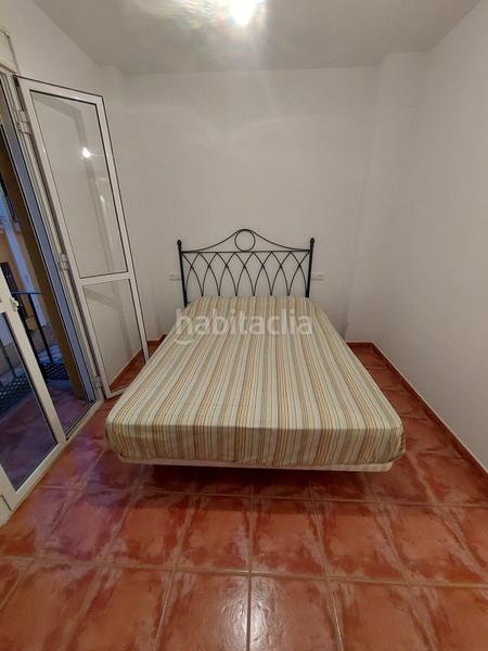 Foto c4d8d50d-c077-4e7f-b5d9-85dc92e2f0a1. Casa adossada a Almonte Almonte