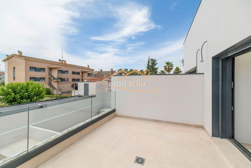 Foto 159256a1-5dc0-4ec5-9247-acc405f101e0. Maison jumelée dans passeig garbí 183 dans Lluminetes Castelldefels