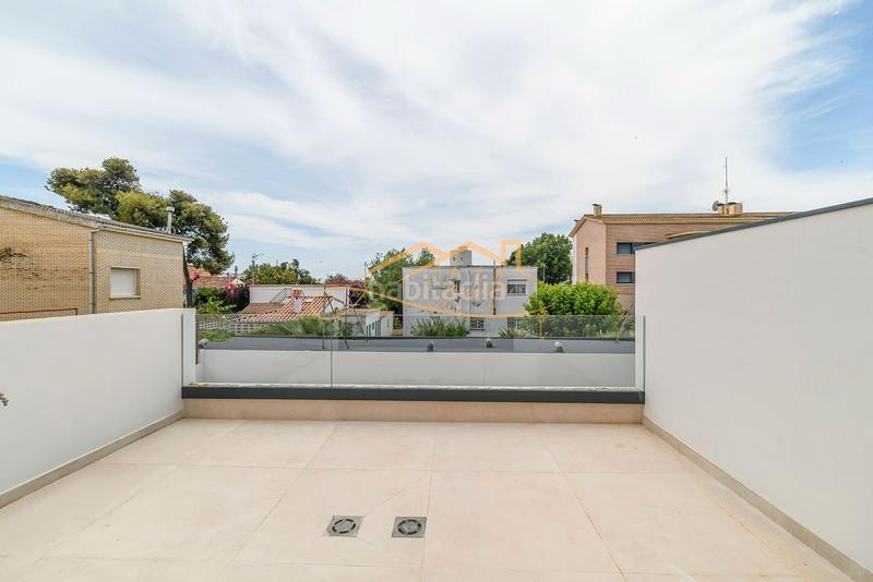 Foto 1c025fc3-8db8-4686-98c7-94b30f6e449a. Maison jumelée dans passeig garbí 183 dans Lluminetes Castelldefels