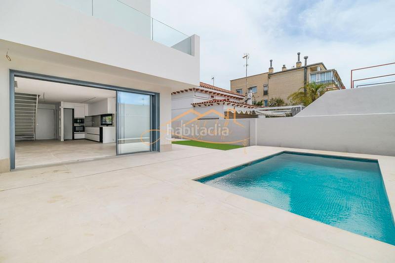 Foto 2c82b440-622b-482d-9093-66d434aecc84. Maison jumelée dans passeig garbí 183 dans Lluminetes Castelldefels