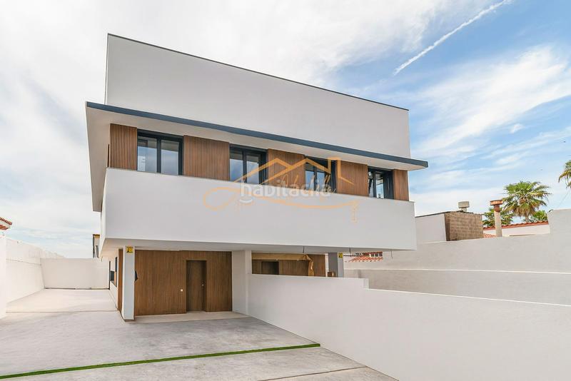 Foto 582952a1-a216-4f7a-b503-7dd4a7b6bdb2. Maison jumelée dans passeig garbí 183 dans Lluminetes Castelldefels