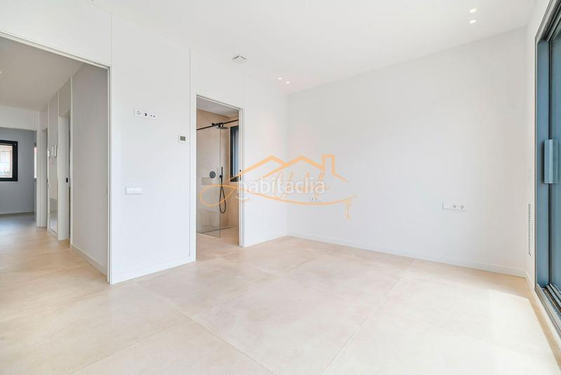 Foto 87631be2-f453-4a41-bcce-0c07c1dc273a. Maison jumelée dans passeig garbí 183 dans Lluminetes Castelldefels