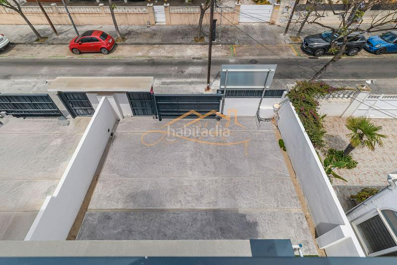 Foto 967382dd-532b-4086-ad6f-0a2063469457. Maison jumelée dans passeig garbí 183 dans Lluminetes Castelldefels