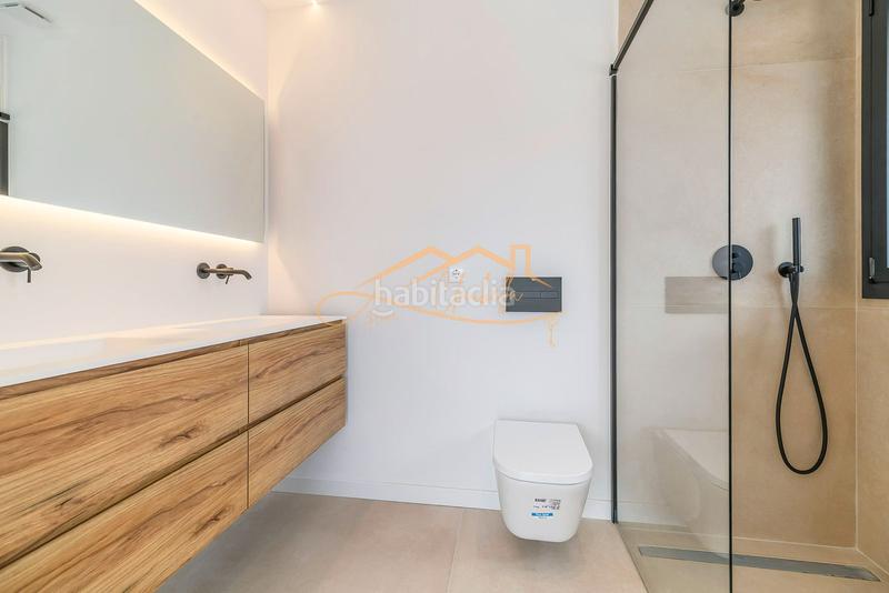 Foto ba8c2f17-f503-44fa-afa8-a8fe5c7dd57f. Maison jumelée dans passeig garbí 183 dans Lluminetes Castelldefels