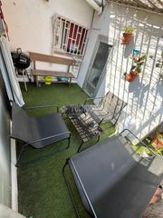 Etagenwohnung in Trinitat Vella. Piso en venta en barcelona