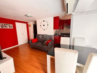 Etagenwohnung in Trinitat Nova. Piso en venta en barcelona