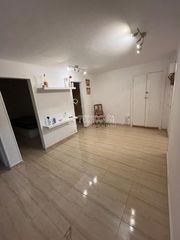 Etagenwohnung in Trinitat Nova. Piso en venta en barcelona