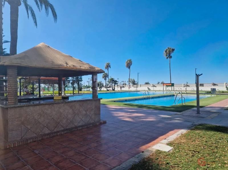 Foto cd594a90-5663-4dcb-bdd8-7fc5382a3ab2. Piso  en venta en urb. salomar en Salobreña costa Salobreña