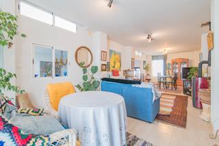 Casa adosada en Centro. Casa con vistas al mar