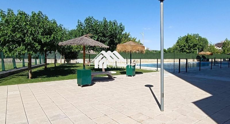 Foto 405c69f0-0c35-4404-9d08-a0726623d6d1. Pis amb calefacció aparcament piscina a San Antonio Abad Albacete