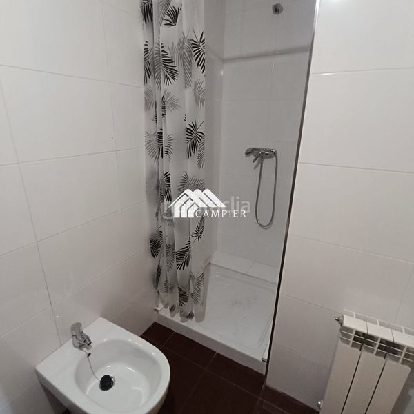 Foto a88218cd-a4f0-4462-9fd0-8b2f43a786c5. Pis amb calefacció aparcament piscina a San Antonio Abad Albacete