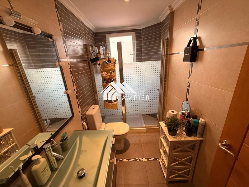 Foto c3faa69b-ae22-41f7-8ea5-935211893268. Piso  con balcón en centro en Ensanche - Franciscanos Albacete