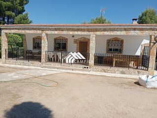 Xalet a Pedanías - Extrarradio. Parcela con chalet en albacete