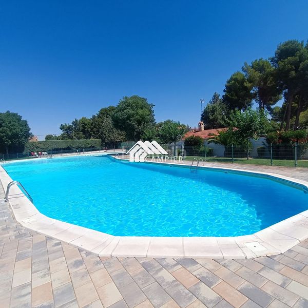Foto b80d30c3-8736-4d71-b6cb-c5b03d818735. Xalet amb xemeneia calefacció aparcament piscina a Albacete