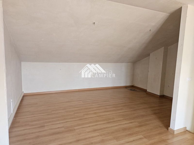 Foto f77ef9ee-08db-4d03-b887-809b9400210c. Casa adossada amb calefacció aparcament a Facultad de Medicina Albacete