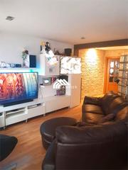 Flat  Avenida ramón menéndez pidal. Piso con balcón en industria