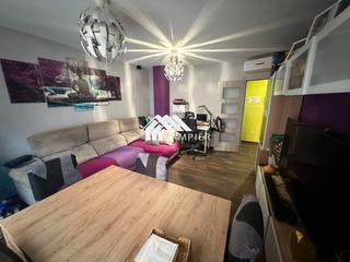 Pis  Calle murillo. Piso con balcón y garaje en el pilar