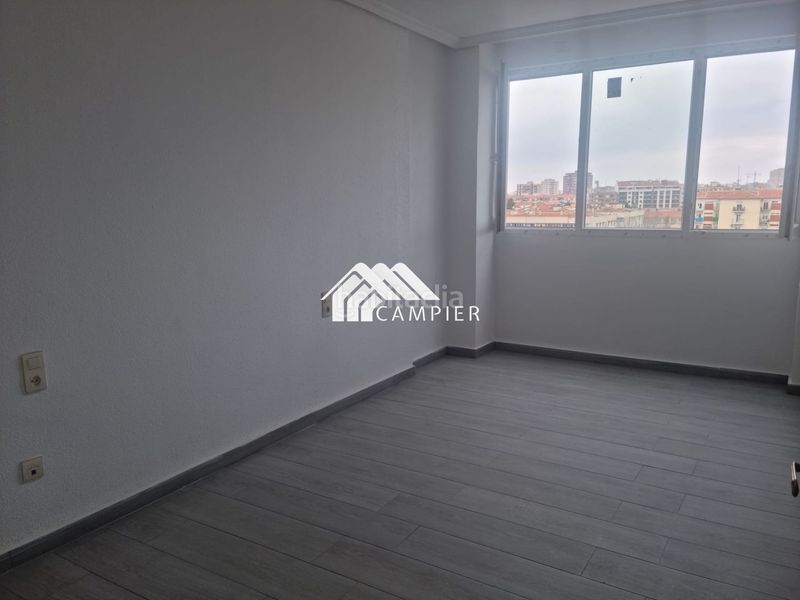 Foto 1c0ebc15-ec2f-407e-9f61-45455a3b0399. Pis amb calefacció aparcament a Hospital Albacete