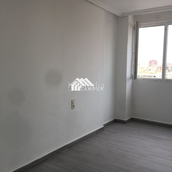 Foto 5da00359-62f1-453e-85b4-ba26bbd8f5a2. Pis amb calefacció aparcament a Hospital Albacete