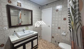 Pis  Calle luis vives. Piso con terraza en industria