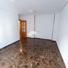 Pis  Calle herradores. Piso con balcón en centro