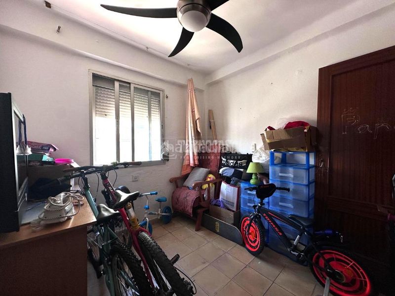 Foto 93a8d543-9254-4a3c-8921-6af2a60e1f46. Piso  en venta en Santa Cristina - San Rafael Málaga