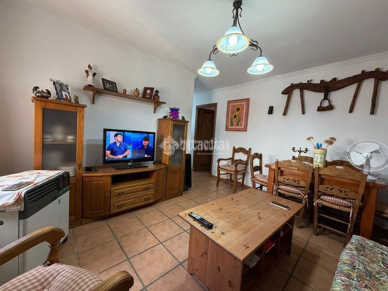 Foto 216675d3-1839-4831-93af-26a05d9b7ca1. Piso  en venta en Santa Cristina - San Rafael Málaga