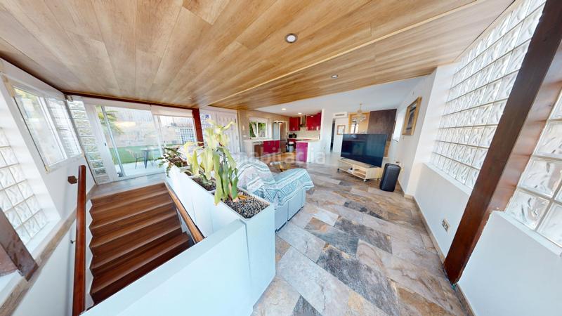 Foto 4413dd1e-6aa3-4a62-9fb9-96216cd01e23. Chalet con camino parcheggio in Albufereta Alicante