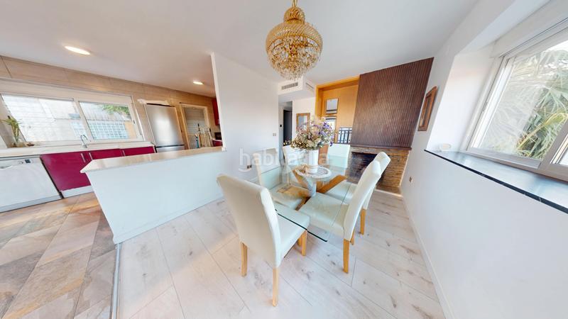 Foto 6d91be18-34cd-4f4e-bab4-f81f9c4e58d3. Chalet con camino parcheggio in Albufereta Alicante