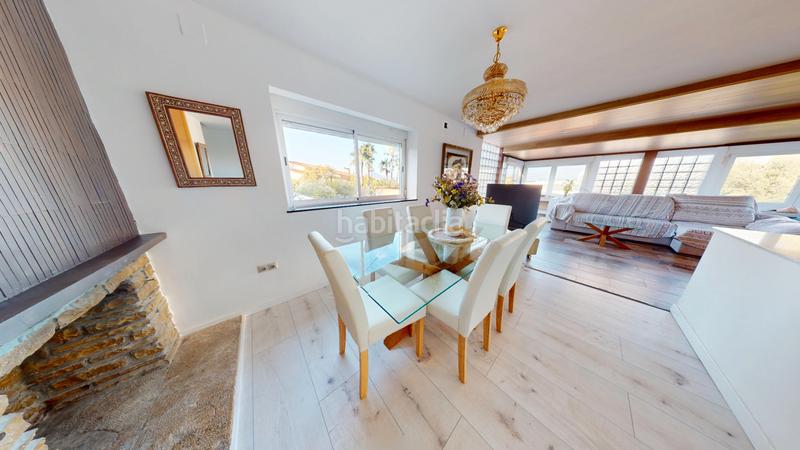 Foto e5bc5d15-14ca-46ee-b3ee-8a39b4e5ee8e. Chalet con camino parcheggio in Albufereta Alicante