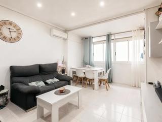 Appartamento  Calle jose aguilar. Luminoso piso de 3 dormitorios en aiora, listo para entrar a viv