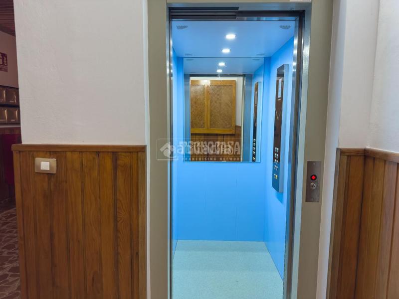 Foto a16d4ee0-d48b-4ca2-8b64-b8f7cb9cbfa3. Pis a Icod de los Vinos pueblo Icod de los Vinos