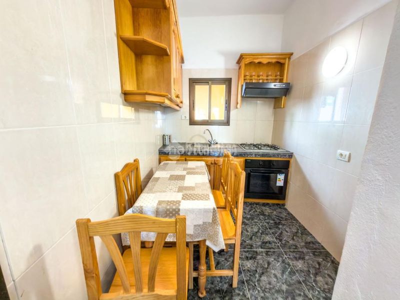 Foto 50a0a653-6f08-4a90-9e3c-5dc9354c7c96. Casa aparellada a Tanque (El)