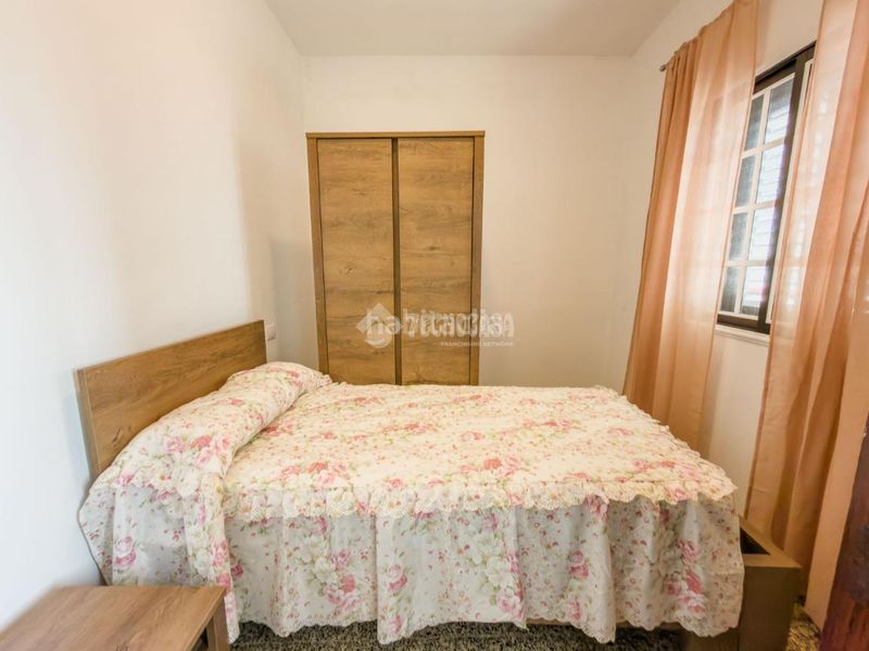 Foto 9dd40069-75d8-4c3d-b847-599a0158729f. Casa aparellada a Tanque (El)