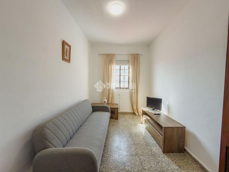 Foto c7b523f1-5d50-452f-901d-90a9da1f997d. Casa aparellada a Tanque (El)