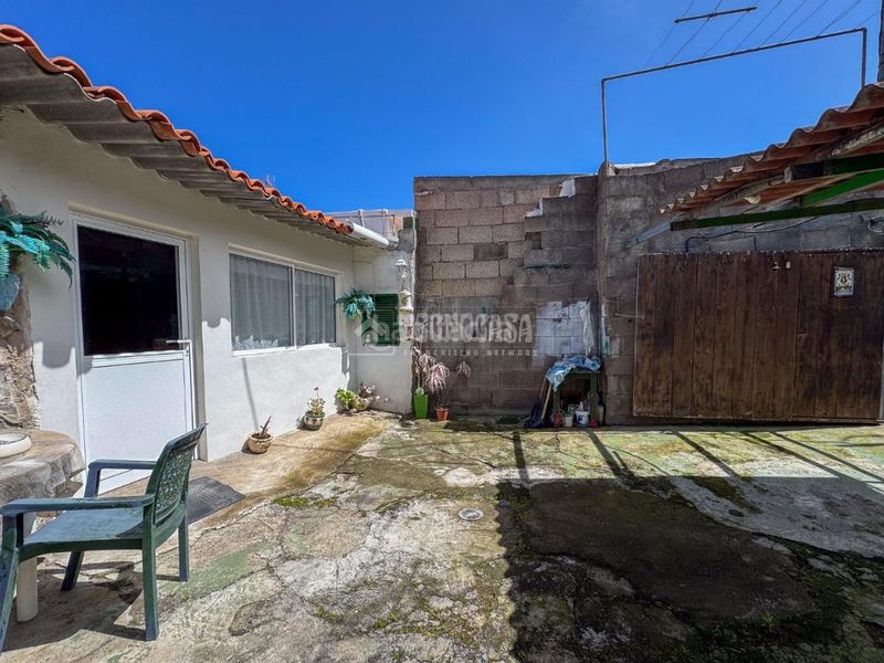 Foto 2d9bb255-a013-448f-b48c-e6824a6fd2e6. Casa amb aparcament a Garachico
