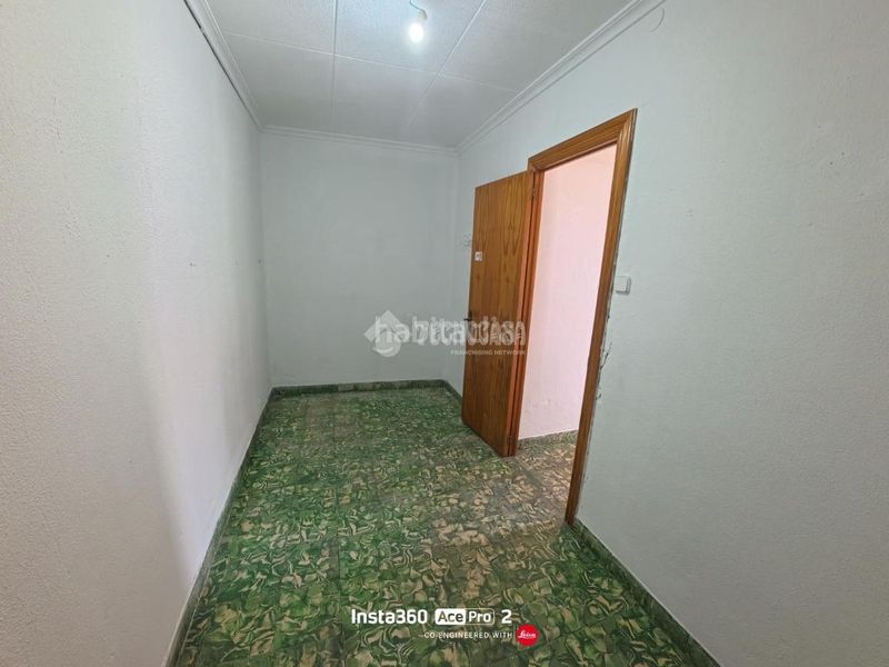 Foto ab05a59b-df03-44f0-84ee-312344f81ff9. Pis a Carolinas Bajas Alicante